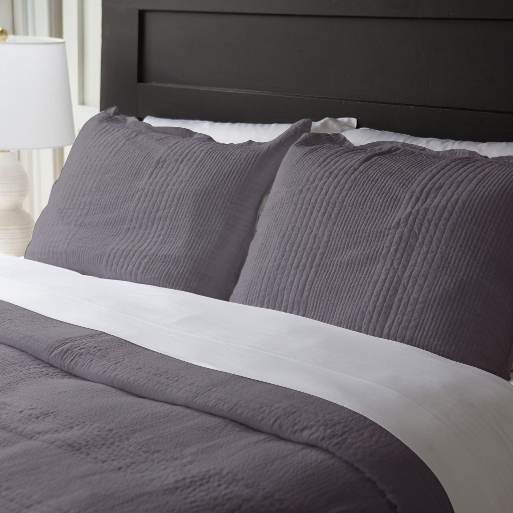 Longaberger 7-Piece Bedding Set - Smoke Quilt with White Sheet Set