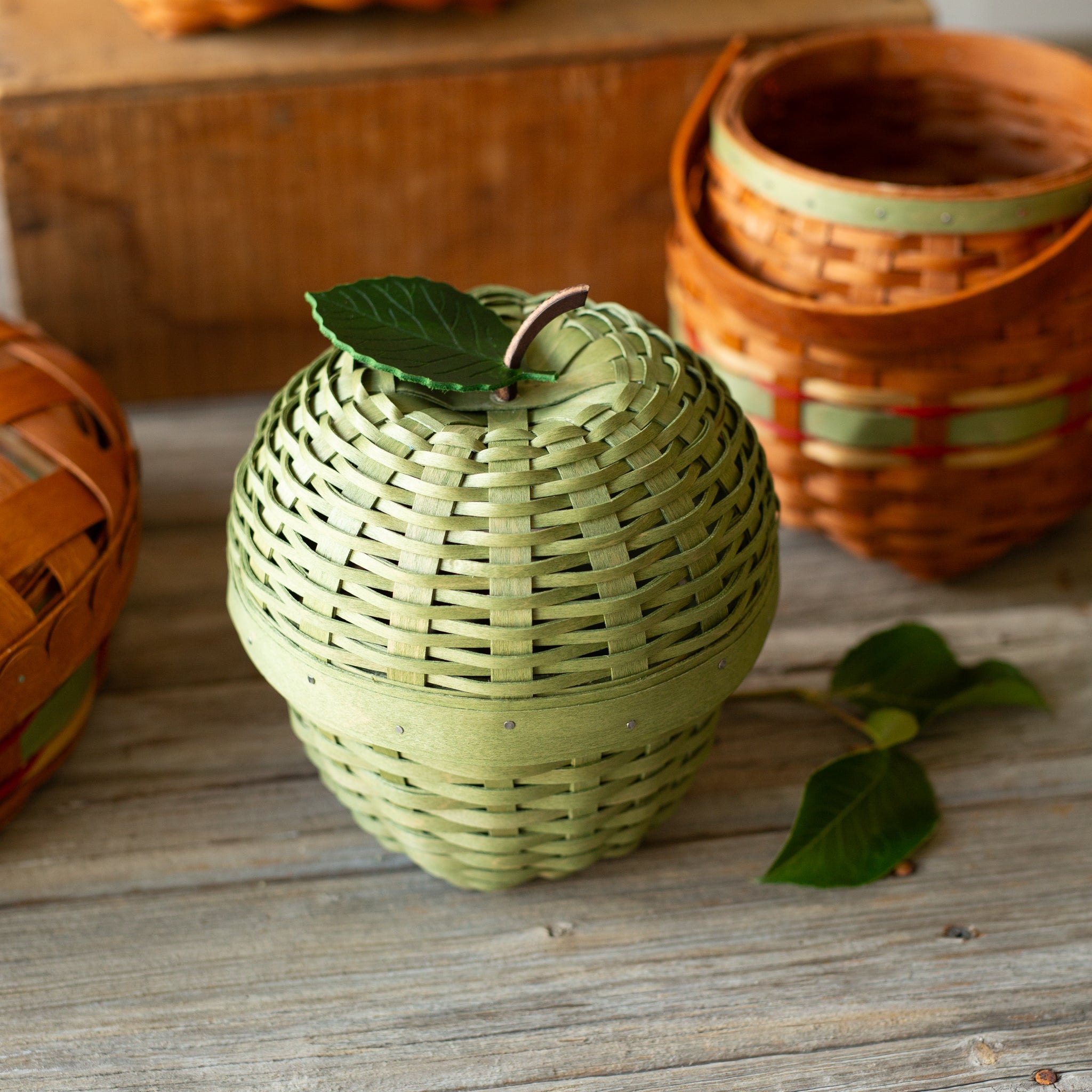 Apple Picking Small Apple with Woven Lid and Protector - Green - Image 3