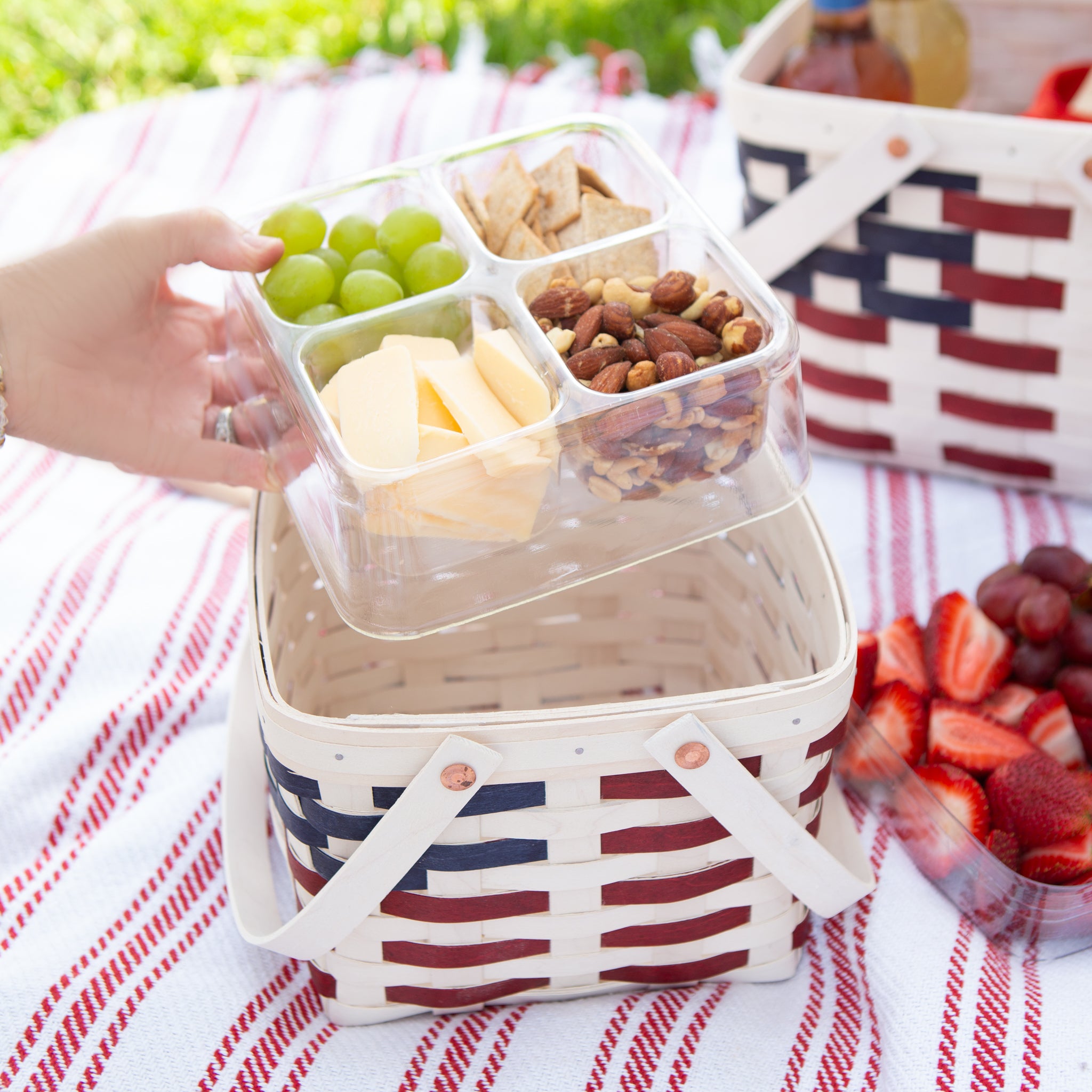 Americana Provision Picnic Basket with Protectors - White - Image 5