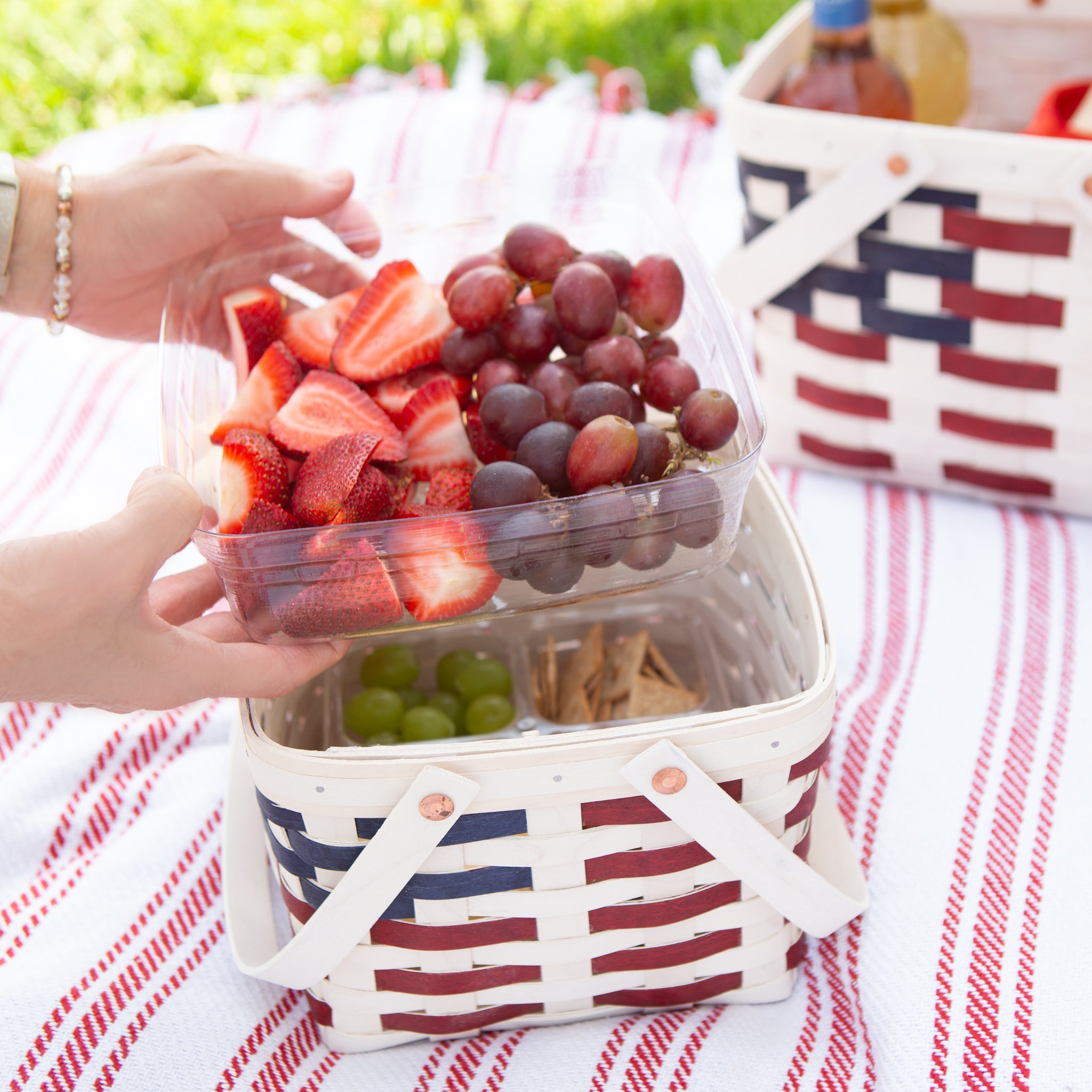 Americana Provision Picnic Basket with Protectors - White - Image 6