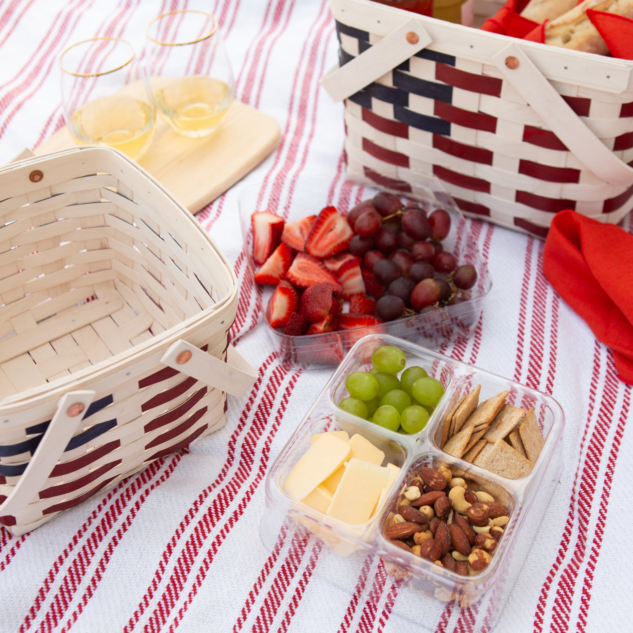 Americana Provision Picnic Basket with Protectors - White - Image 4